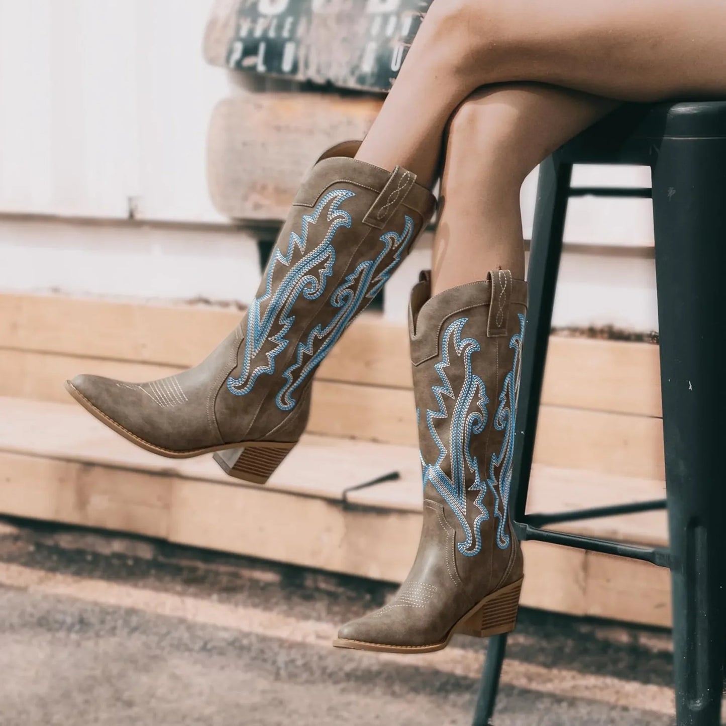 Women's Western Cowgirl Boots Fashion Embroidered Pointed Toe